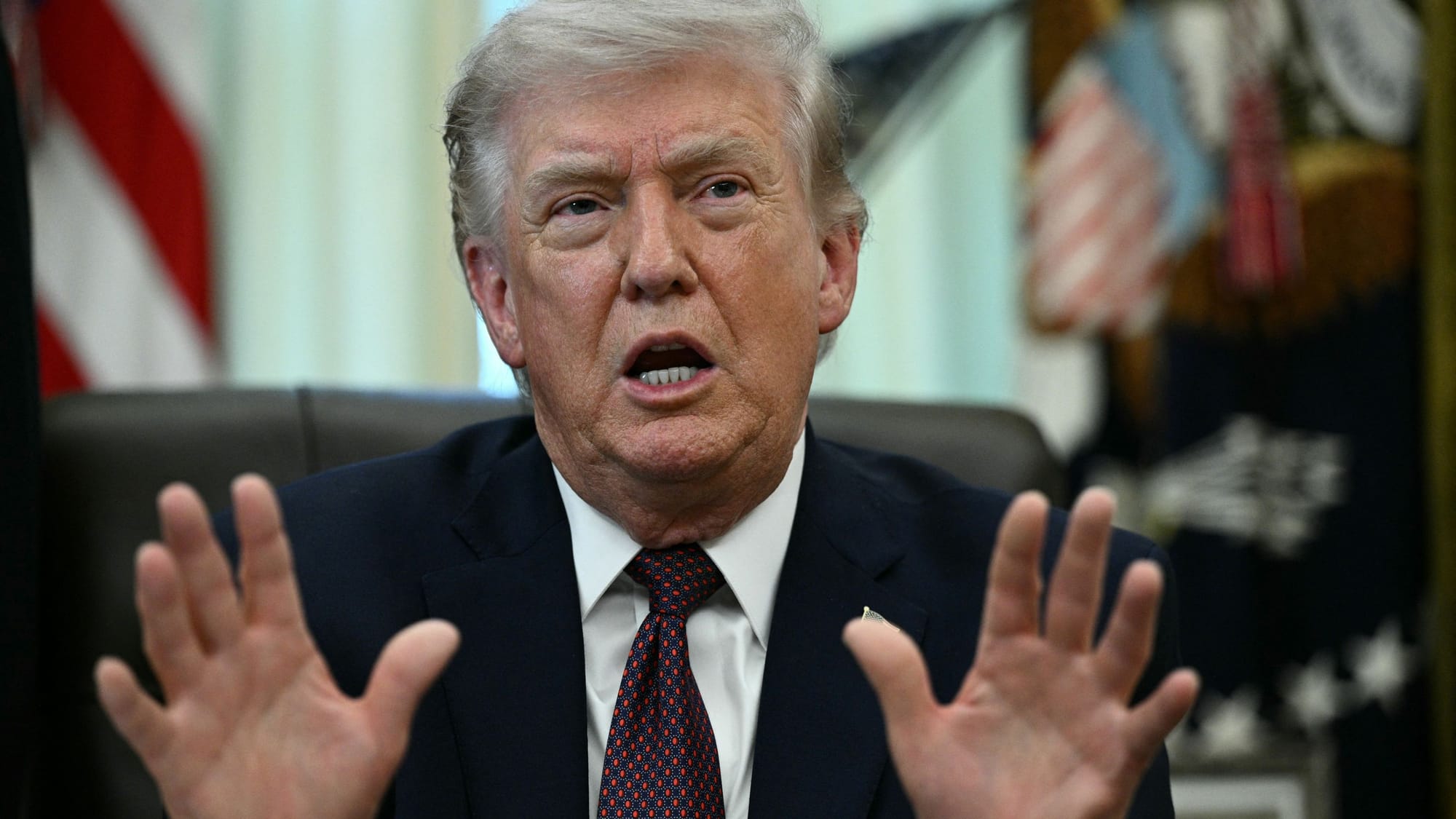 Trump wil Iran binnen drie weken verlaten en laat Straat van Hormuz aan Europa