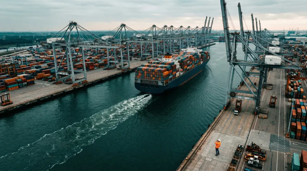 VAE doorbreken top 10 exporteurs: hoe een oliestaatje uitgroeide tot mondiale handelsmacht Afbeelding bij bericht